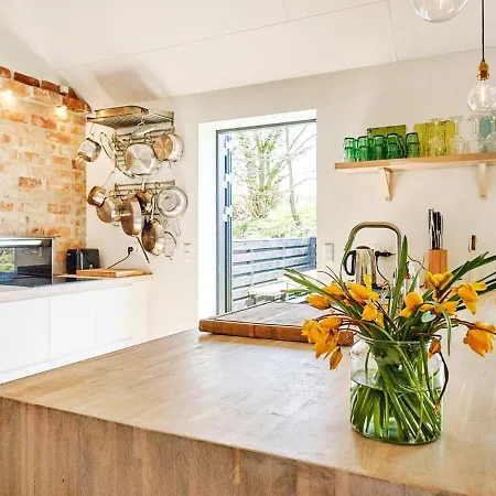 8 Person Holiday In Holiday home
